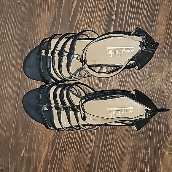 Charming Charlie Black Strappy Gladiator Wedge - Size 10 - Picture 6 of 13